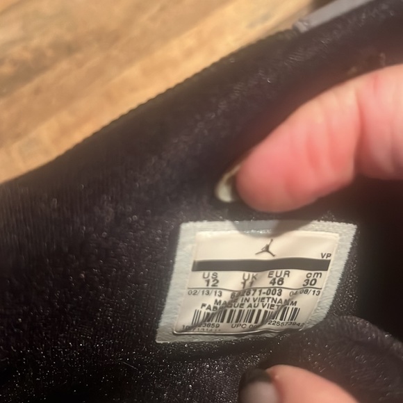 Men’s size 12 Jordan shoes - Picture 3 of 10